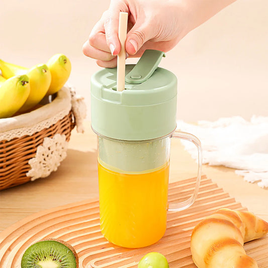 Mini Portable Rechargeable Juicer Machine